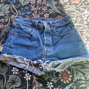 levi’s 501 shorts size 26
